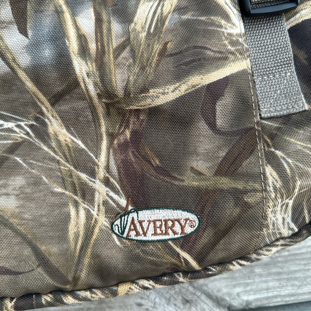 Ducks Unlimited Very Nice Avery Camouflage Men's Messenger Bag - Picture 2 of 5